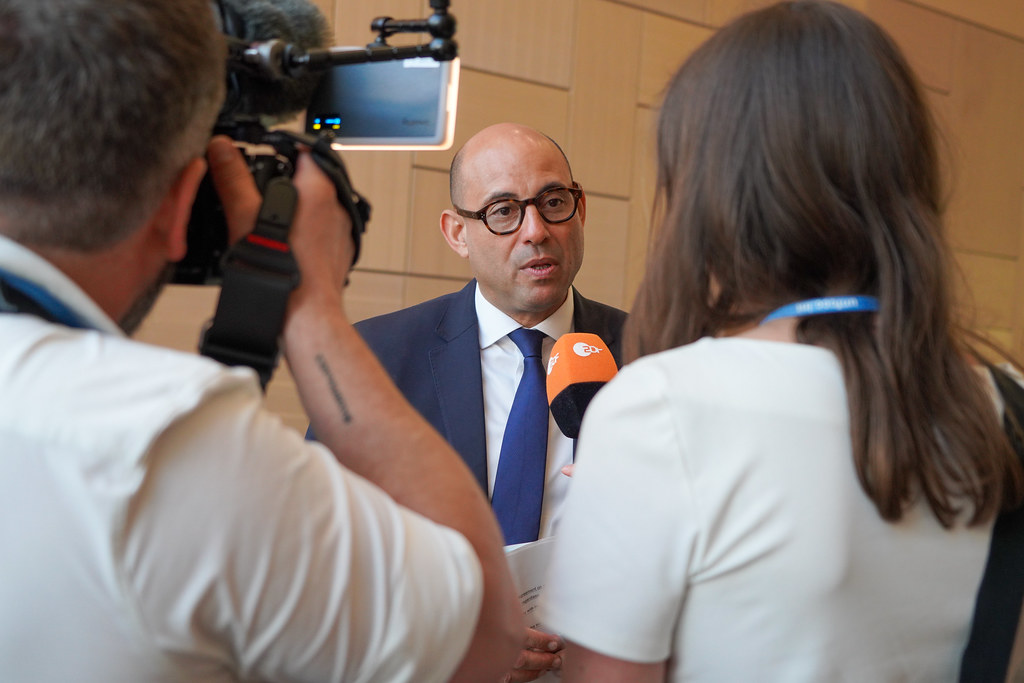 UNFCCC Executive Secretary Simon Stiell briefs the press on the opening day of the conference